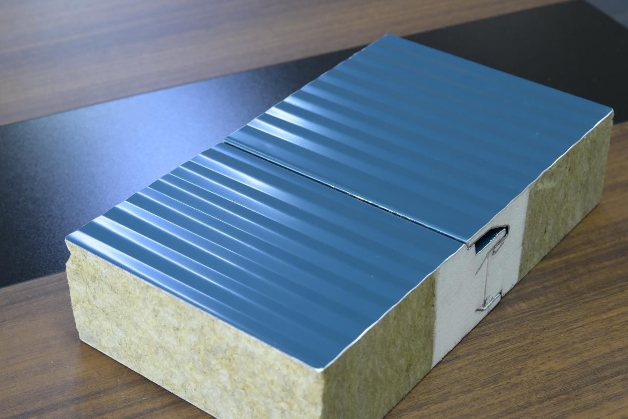 彩鋼巖棉夾芯板：打造高效節(jié)能的建筑新選擇(圖3)