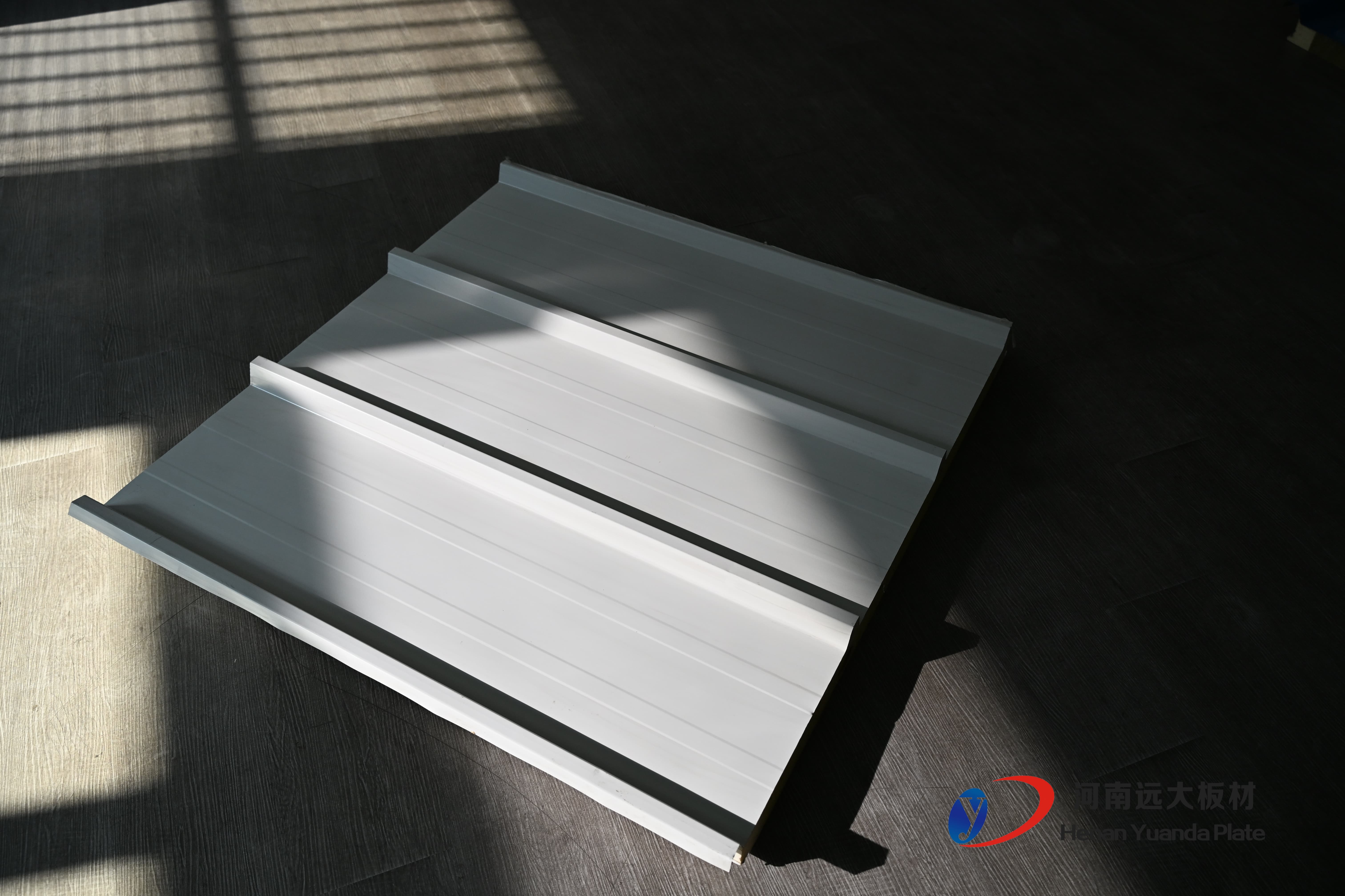 聚氨酯封邊巖棉板：防火性能、安裝技巧及行業(yè)創(chuàng)新(圖1)