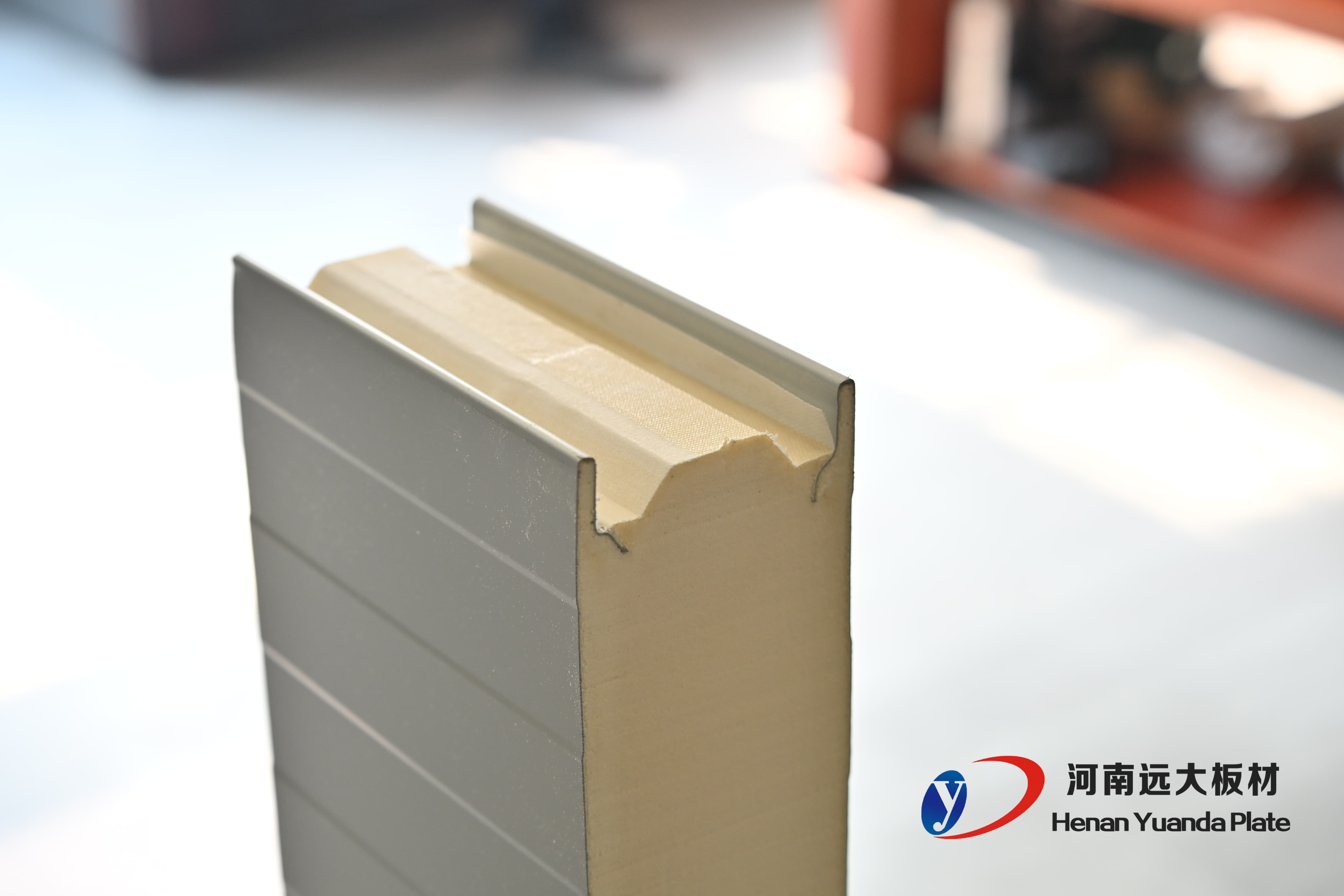 聚氨酯冷庫(kù)板：高效節(jié)能的冷鏈“保溫衛(wèi)士”——解鎖低溫存儲(chǔ)的科技密碼(圖2)