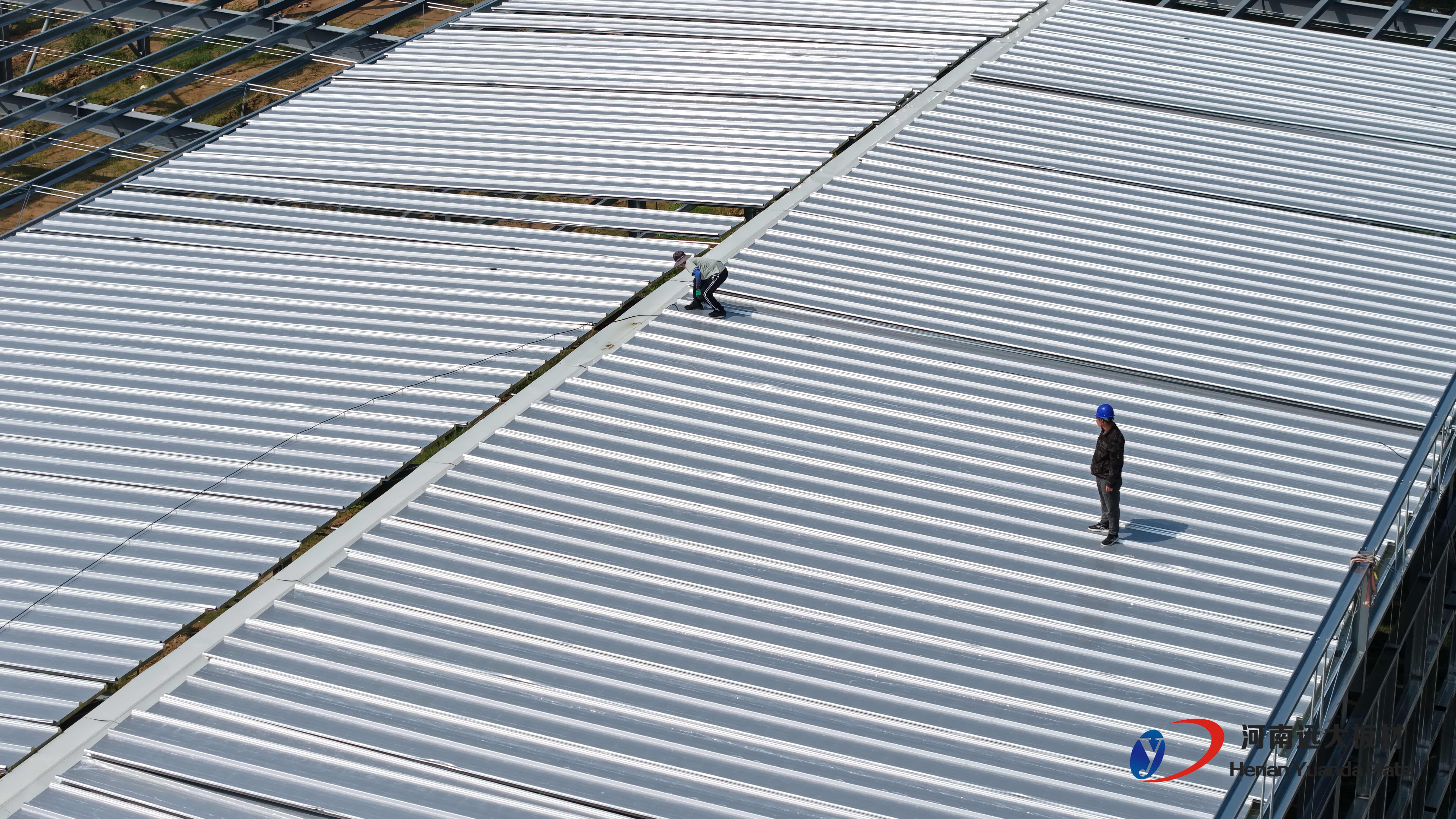 聚氨酯封邊巖棉夾芯板安裝圖片(圖1)