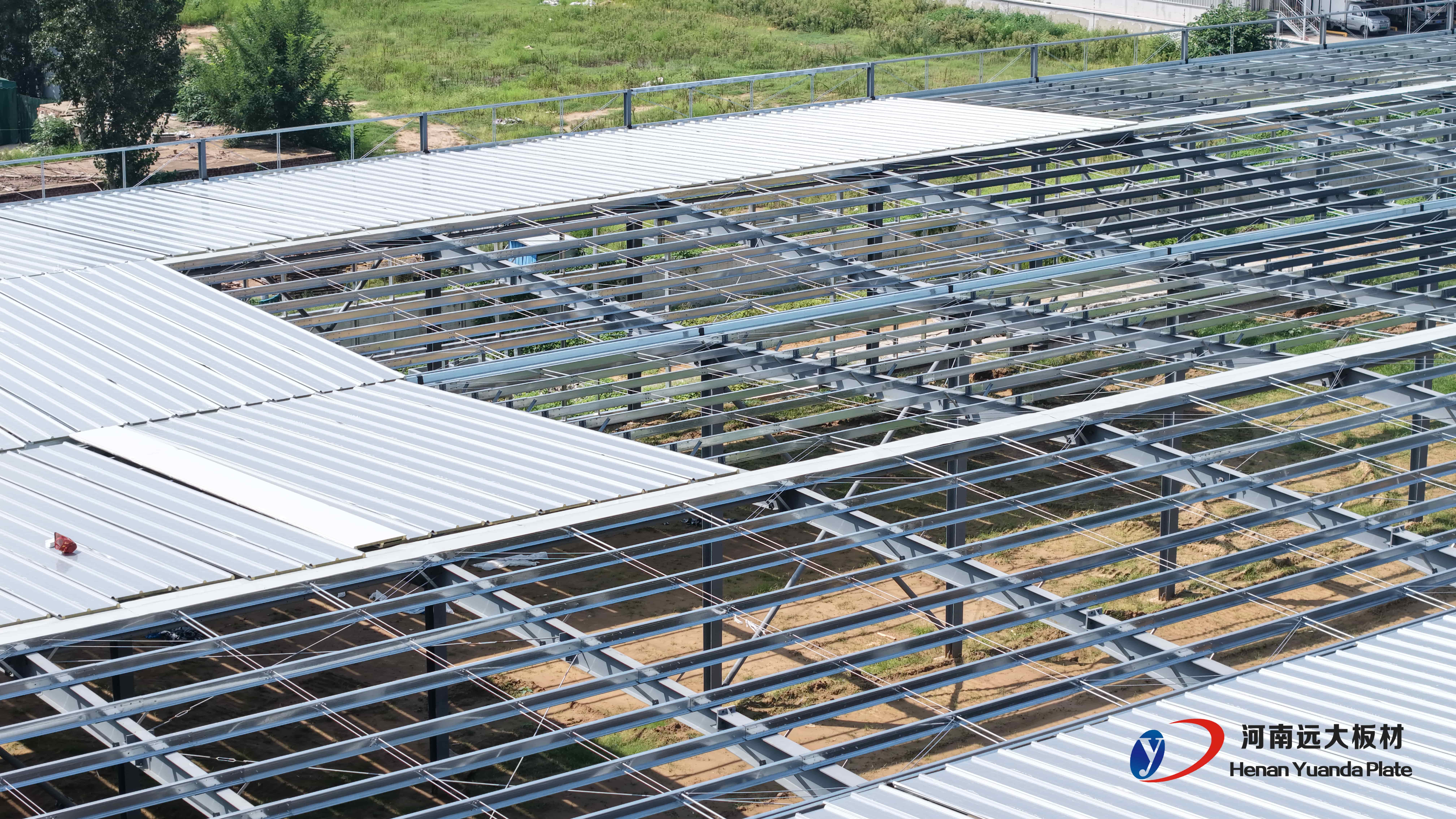 聚氨酯封邊巖棉夾芯板安裝圖片