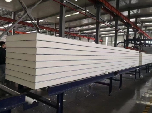 聚氨酯冷庫板：高效保溫，守護冷鏈安全的優(yōu)選材料(圖1)